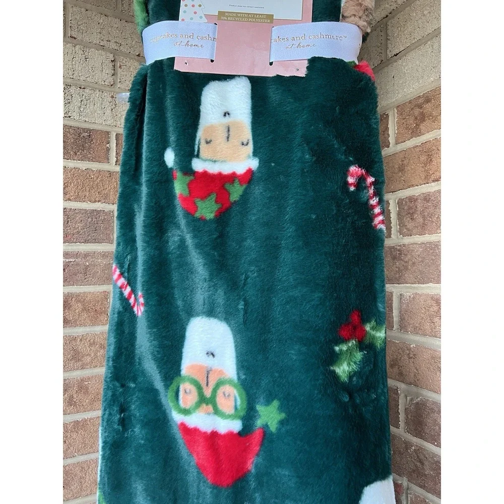 Cupcakes and Cashmere Throw/Blanket  50x70inches NWT Holiday Christmas